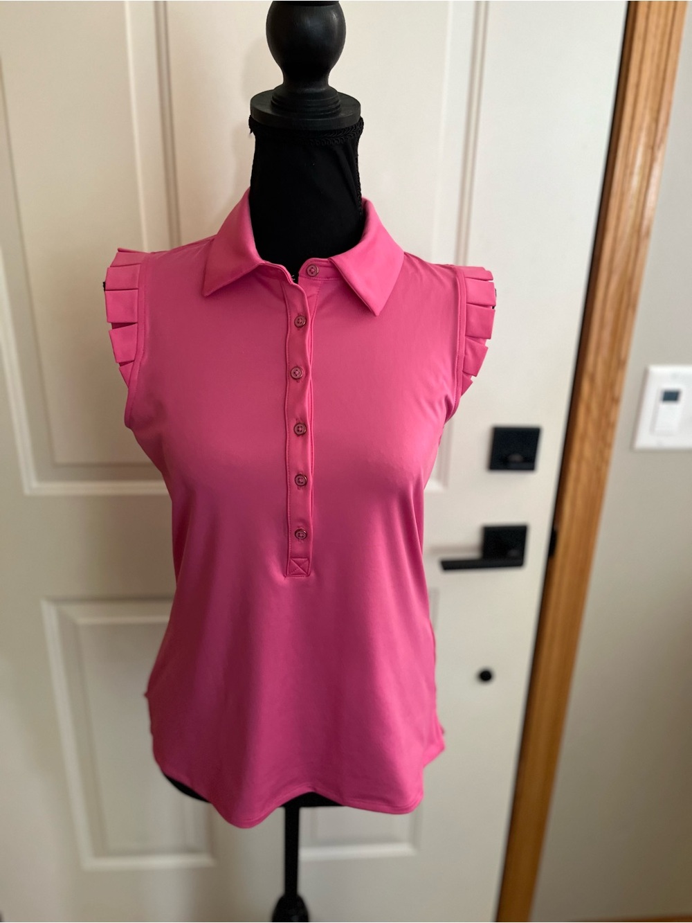 Sigrid Olsen pink sleeveless flutter golf tennis polo shirt. Size small